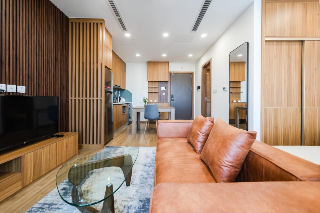 Five Star Westlake 1St-4Th Floors Hotel & Serviced Apartment هانوي المظهر الخارجي الصورة A living room in a serviced apartment in Hanoi, Vietnam