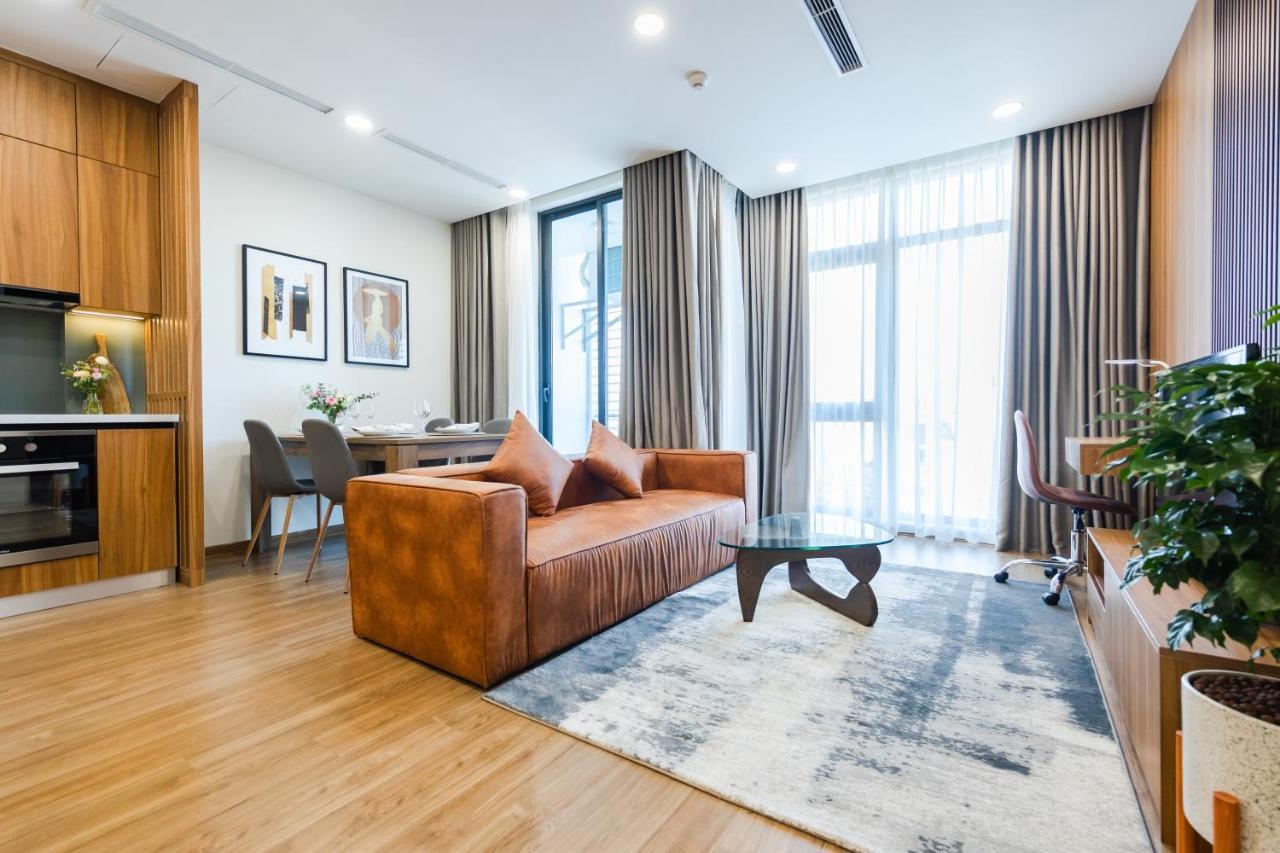 Five Star Westlake 1St-4Th Floors Hotel & Serviced Apartment هانوي المظهر الخارجي الصورة A living room in a serviced apartment in Hanoi, Vietnam