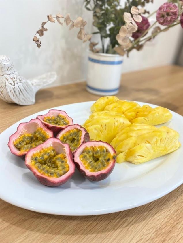 Five Star Westlake 1St-4Th Floors Hotel & Serviced Apartment هانوي المظهر الخارجي الصورة Pineapple and passion fruit